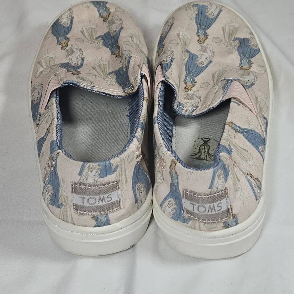 Disney Princess Kids Slip-On Sneakers-TOMS Streetwear, Girls Size 2